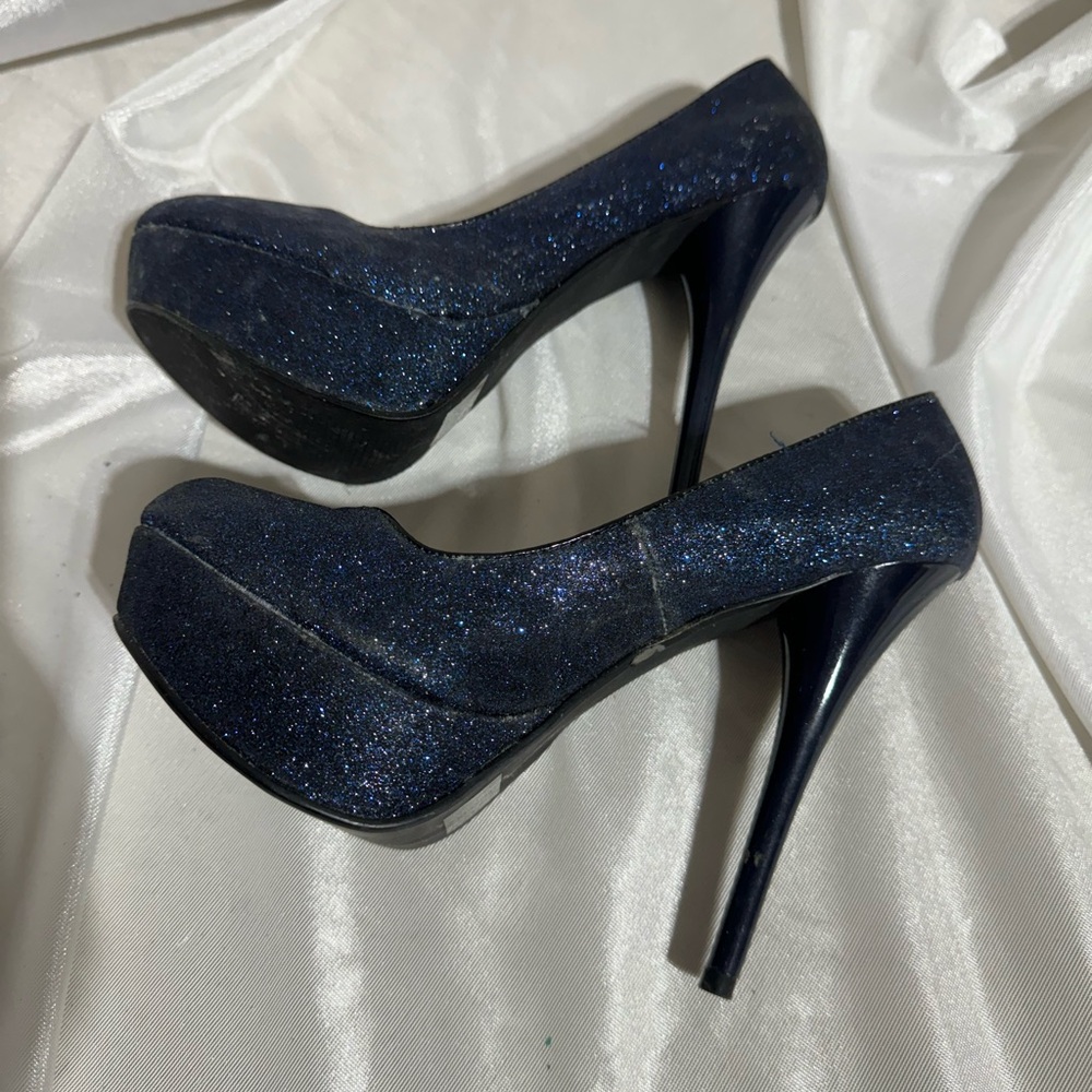 NWOT Blue Glitter Heels by Quipid, sz 8